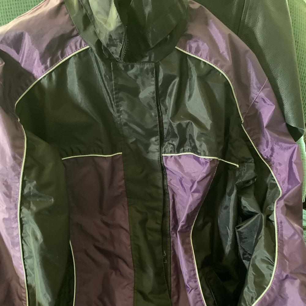 Size LG Womens rain Gear purple and black EUC